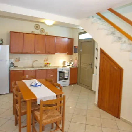 To Pithari Apartment Skyros