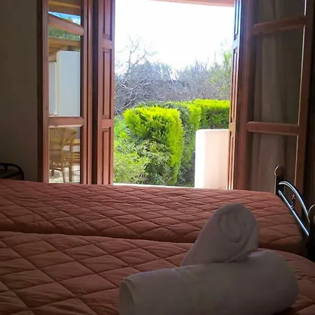 To Pithari アパート