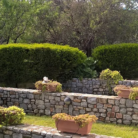 To Pithari * Skyros