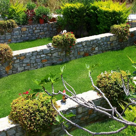 To Pithari Apartment Skyros