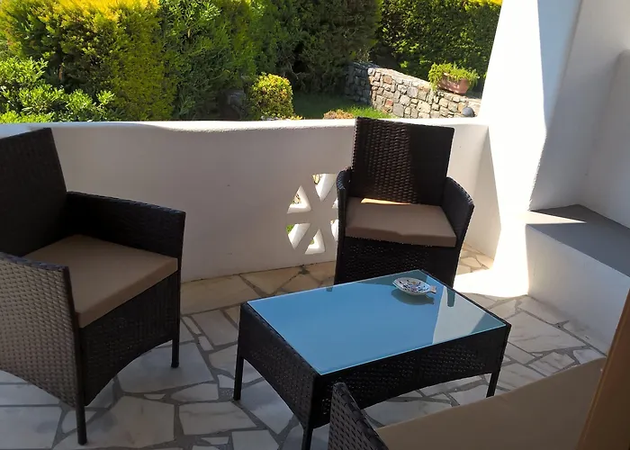 Apartment To Pithari *